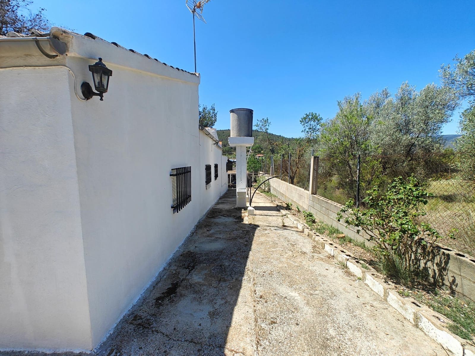 4 bedroom Villa for sale in Buñol with pool garage € 90,000 (Ref 8371043)