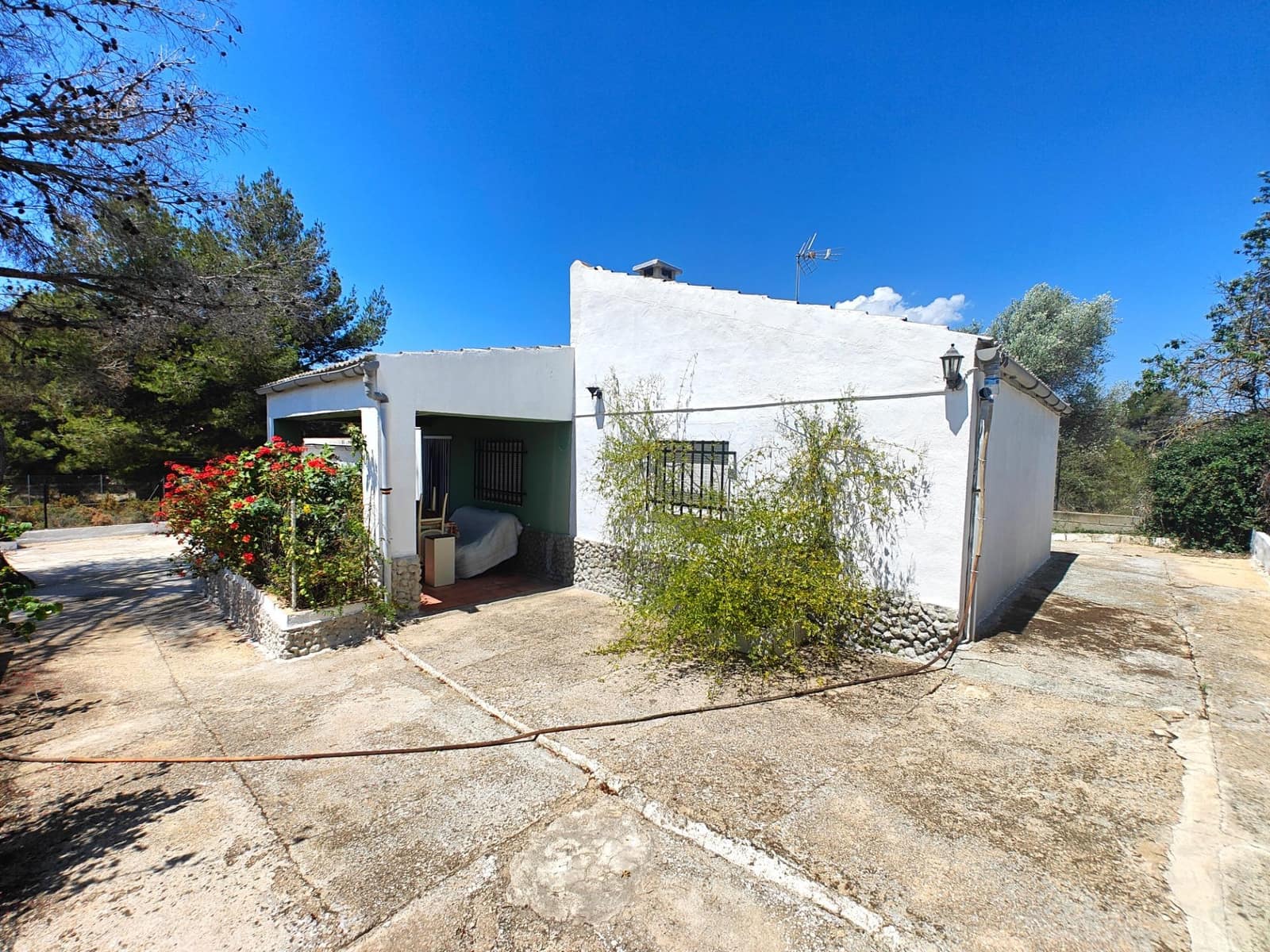 4 bedroom Villa for sale in Buñol with pool garage € 90,000 (Ref 8371043)