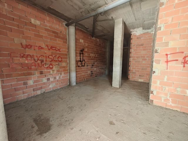 Commercial for sale in Buñol - € 135,000 (Ref: 8373517)