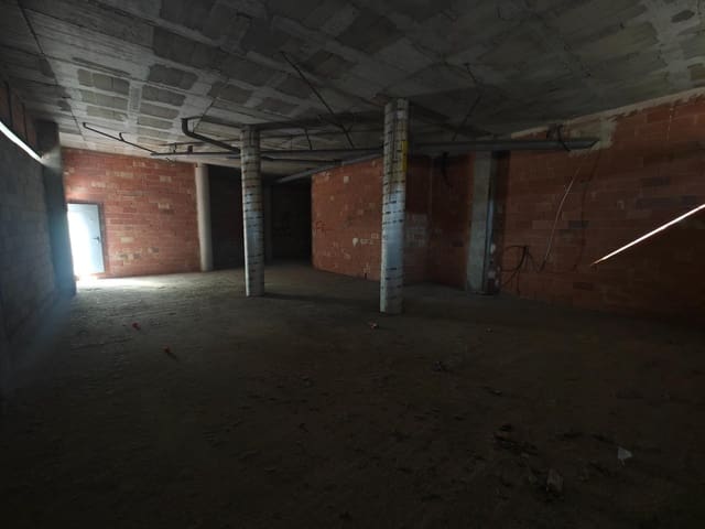 Commercial for sale in Buñol - € 135,000 (Ref: 8373517)