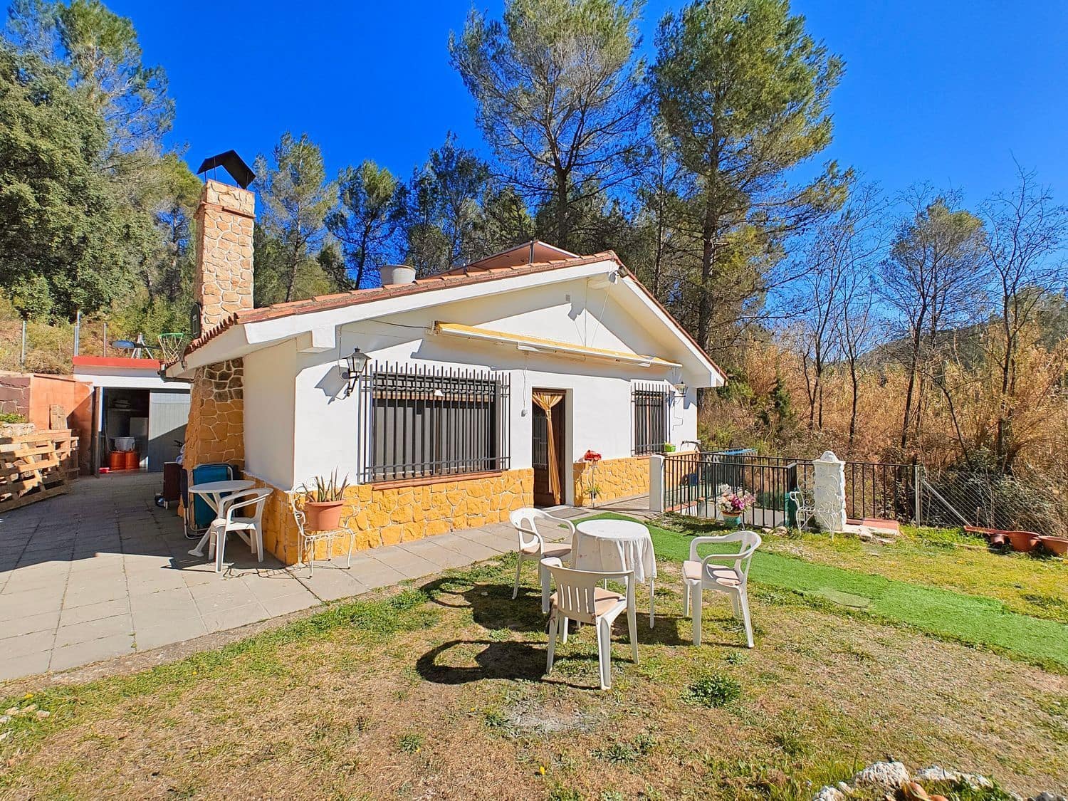 4 soveværelse Finca/Landehus til salg i Yatova - € 65.000 (Ref: 8383022)