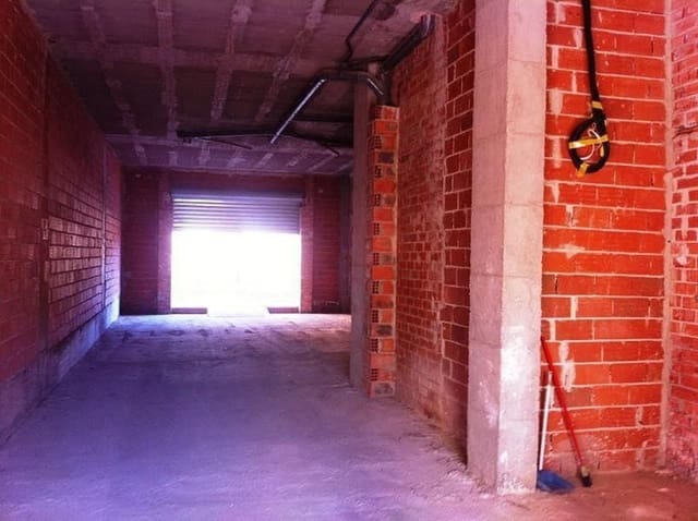 Commercieel te koop in Buñol - € 100.000 (Ref: 8396823)