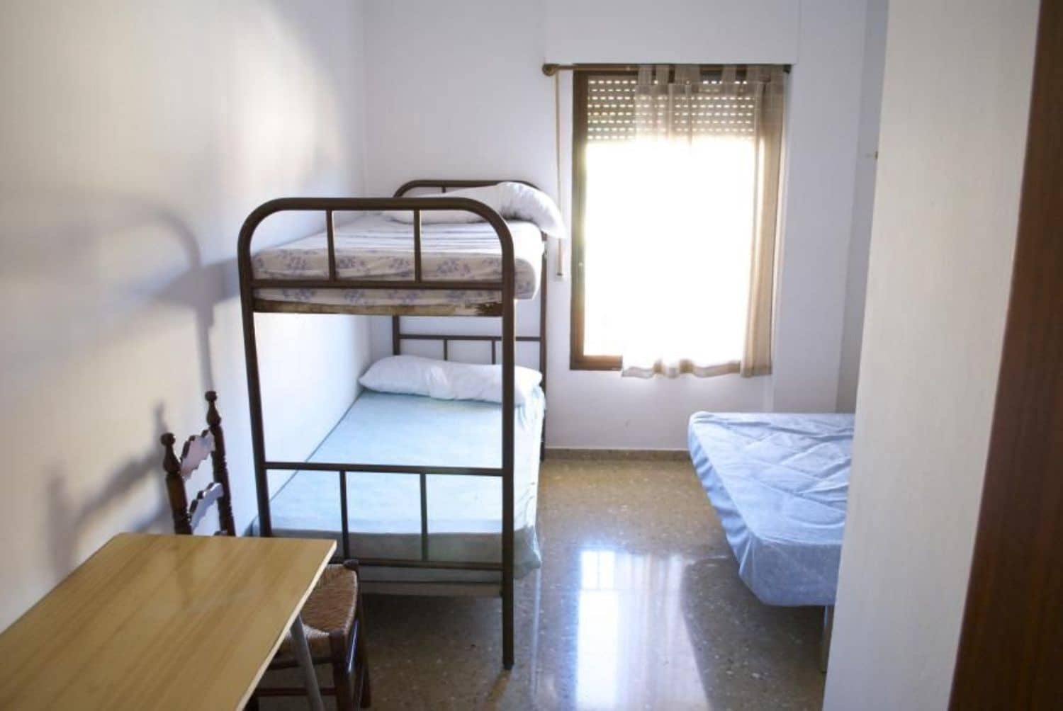 87 soveværelse Hotel til salg i Bejis med swimmingpool - € 800.000 (Ref: 8421571)