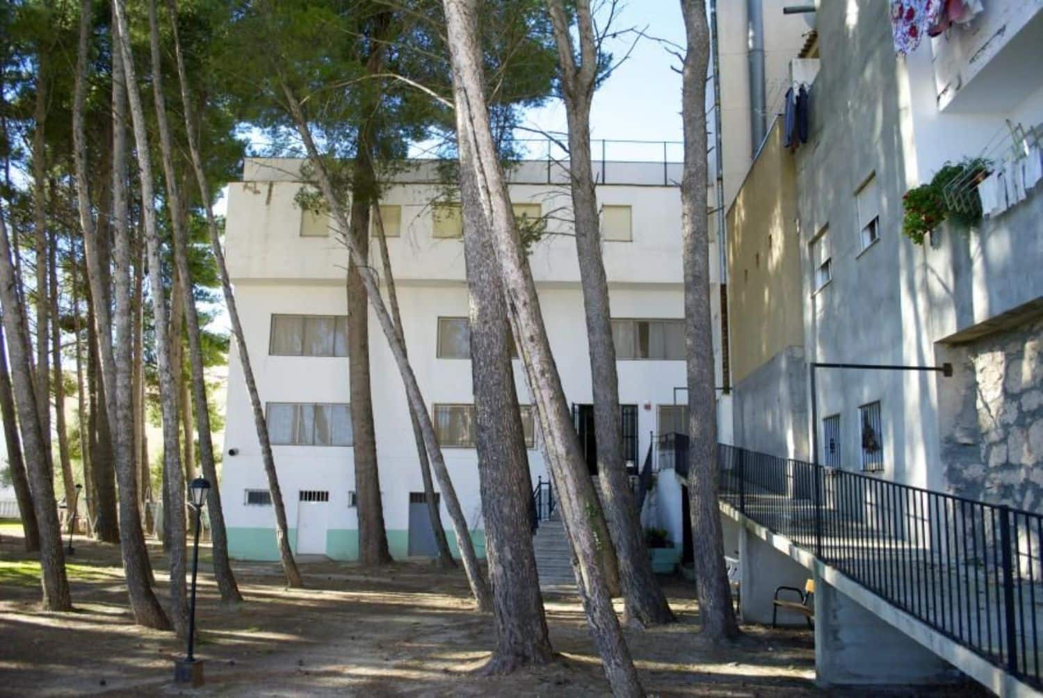 87 soveværelse Hotel til salg i Bejis med swimmingpool - € 800.000 (Ref: 8421571)