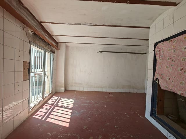 Commercieel te koop in Buñol - € 30.000 (Ref: 8438763)
