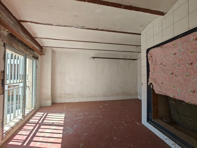 Commercieel te koop in Buñol - € 30.000 (Ref: 8438763)
