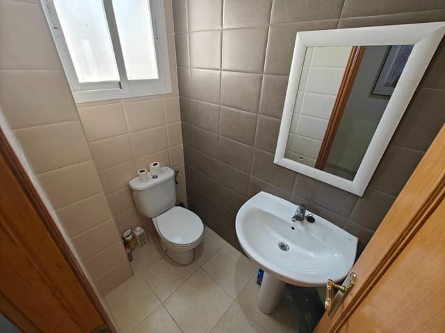 2 soveværelse Rækkehus til salg i Alborache med swimmingpool garage - € 135.000 (Ref: 8461819)