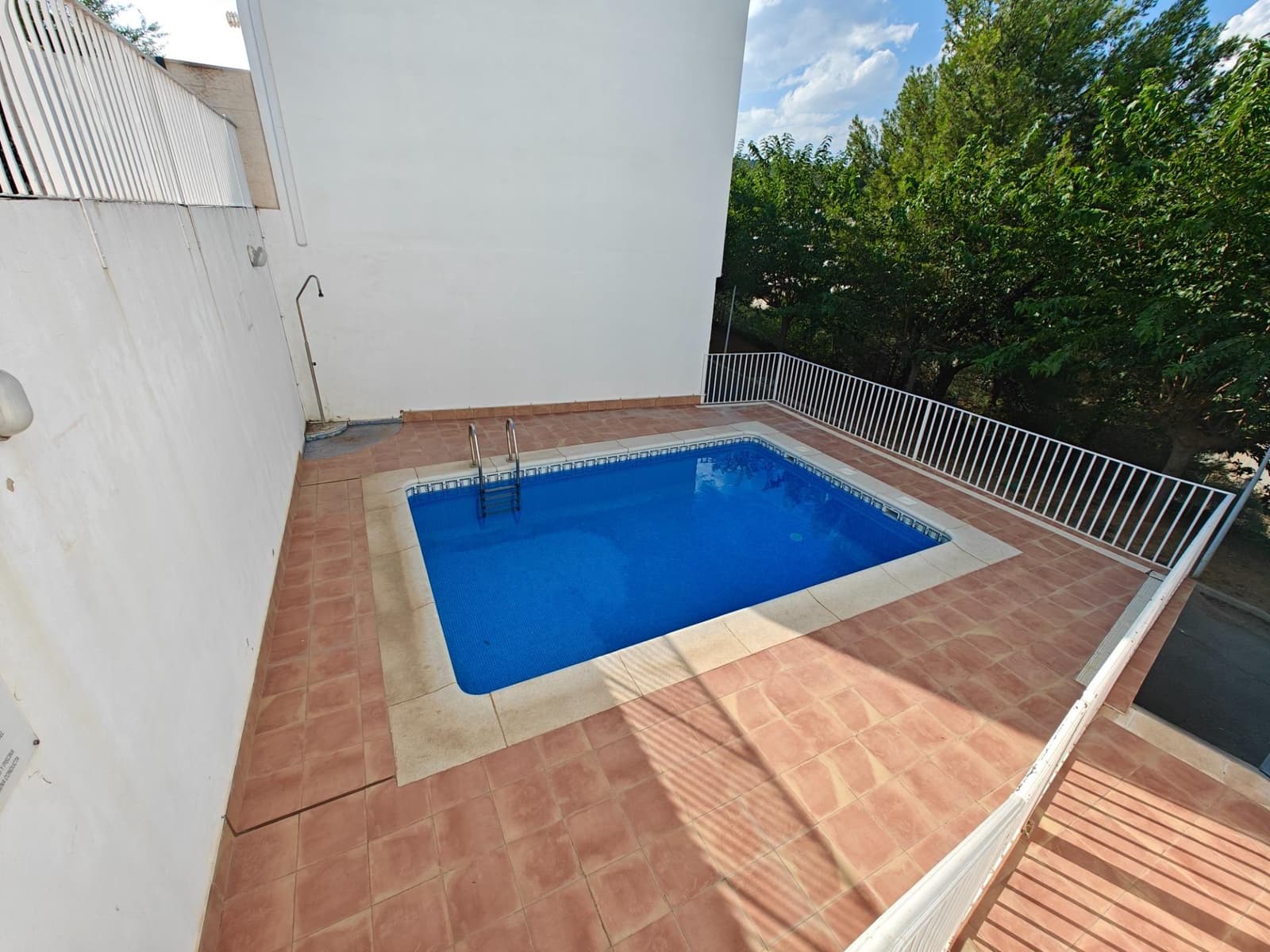 2 soveværelse Rækkehus til salg i Alborache med swimmingpool garage - € 135.000 (Ref: 8461819)