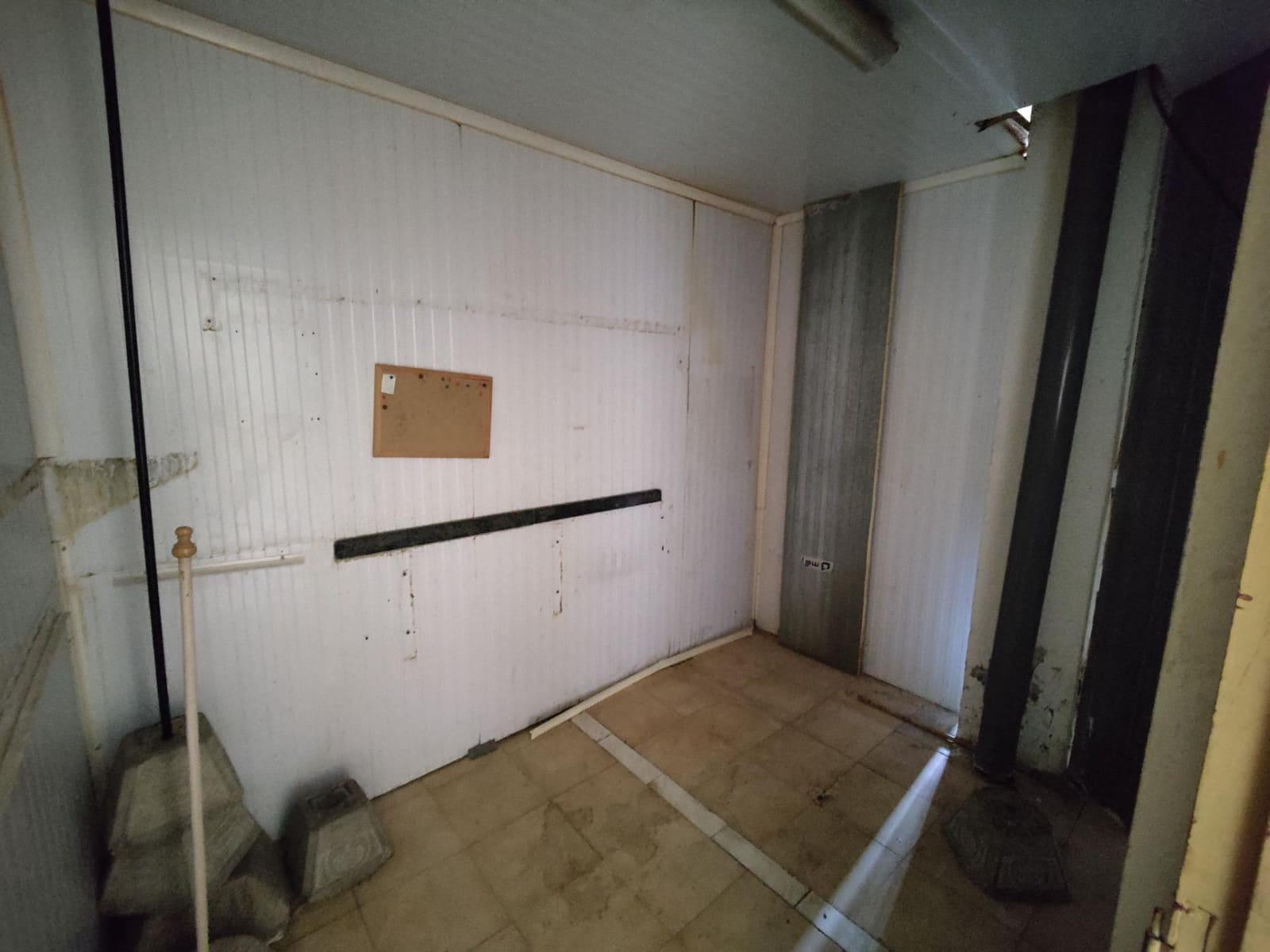 Erhverv til salg i Bunol - € 120.000 (Ref: 8514745)