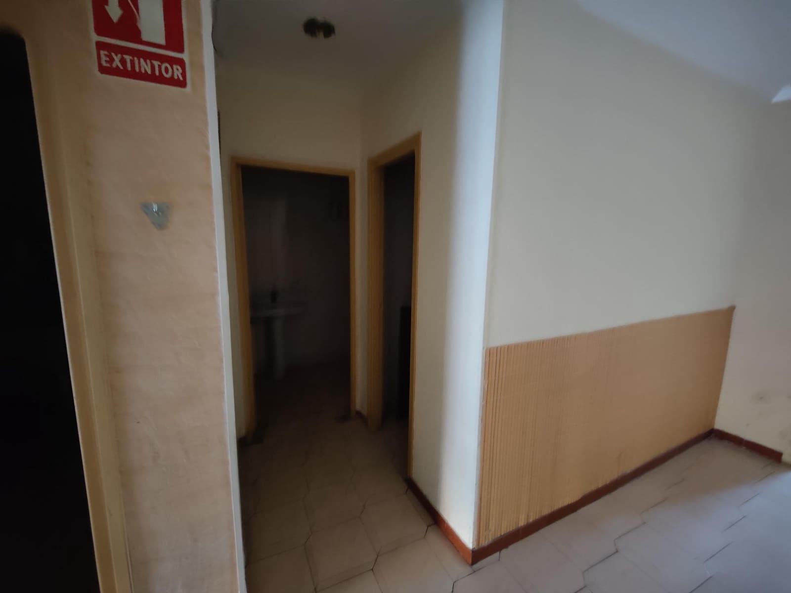 Erhverv til salg i Bunol - € 120.000 (Ref: 8514745)