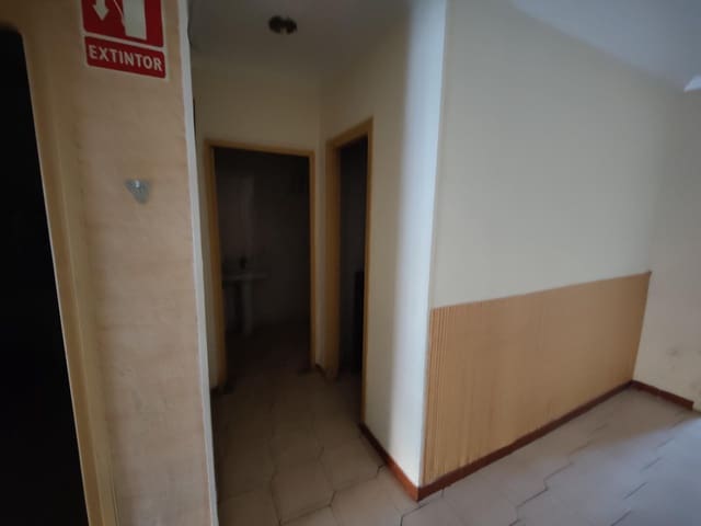 Commercieel te koop in Buñol - € 120.000 (Ref: 8514745)