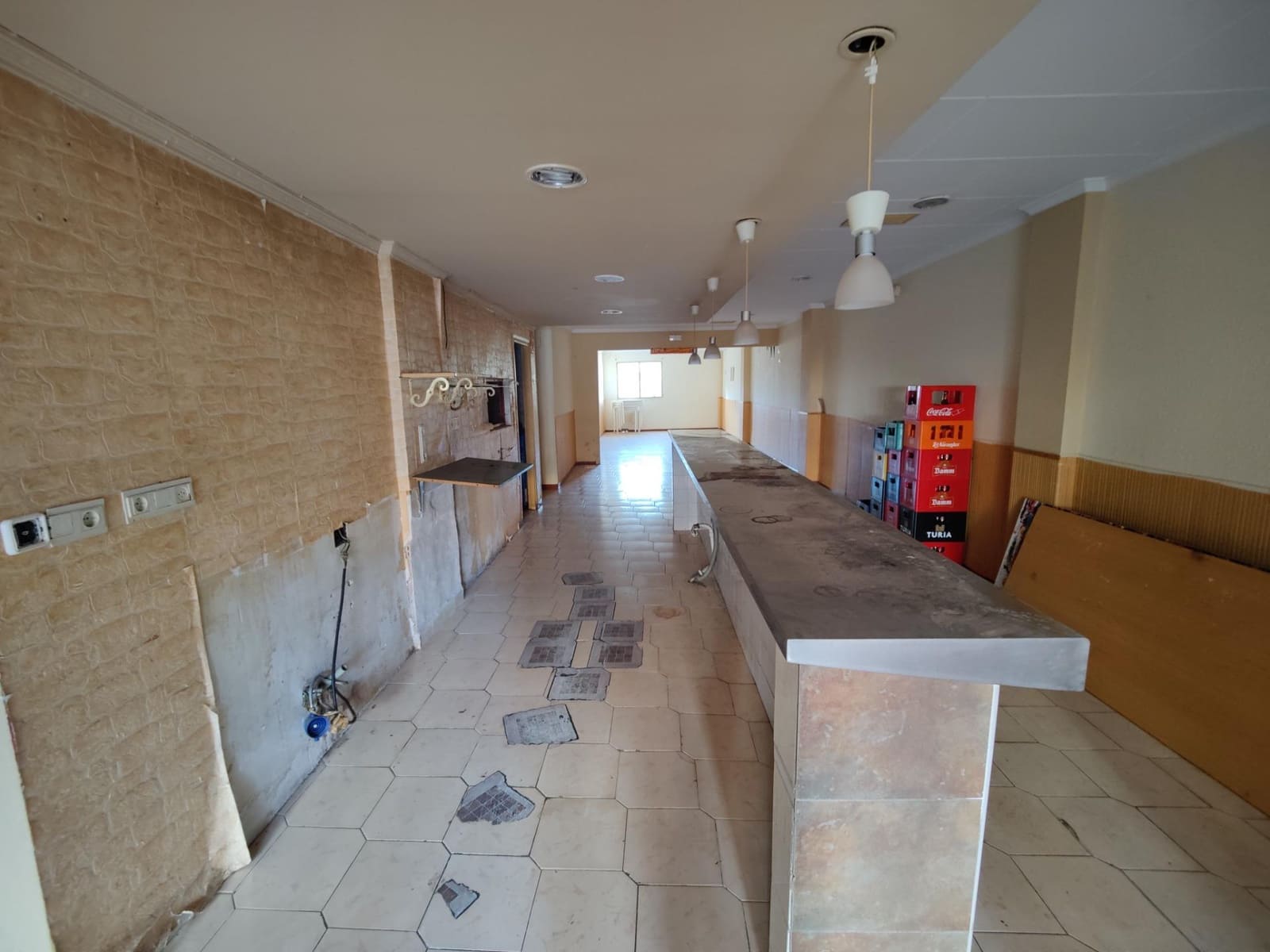 Erhverv til salg i Bunol - € 120.000 (Ref: 8514745)