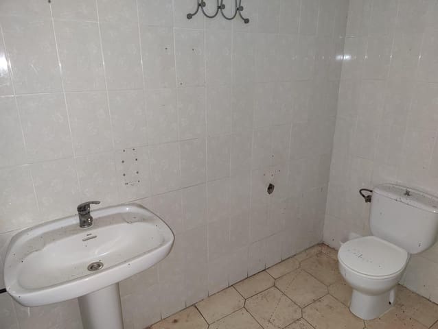 Commercieel te koop in Buñol - € 120.000 (Ref: 8514745)