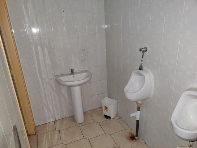 Commercieel te koop in Buñol - € 120.000 (Ref: 8514745)