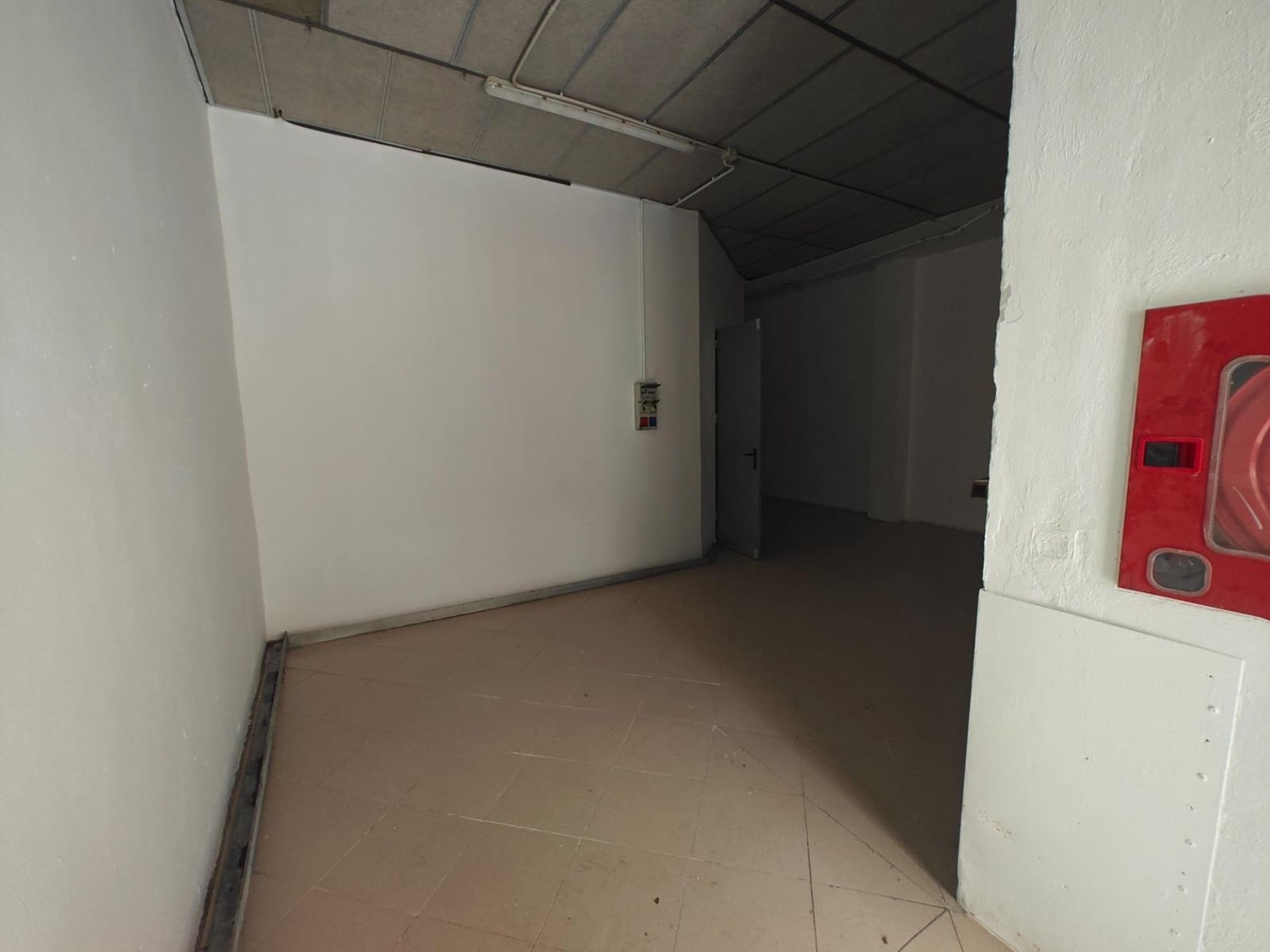 Erhverv til leje i Bunol - € 600 (Ref: 8538736)