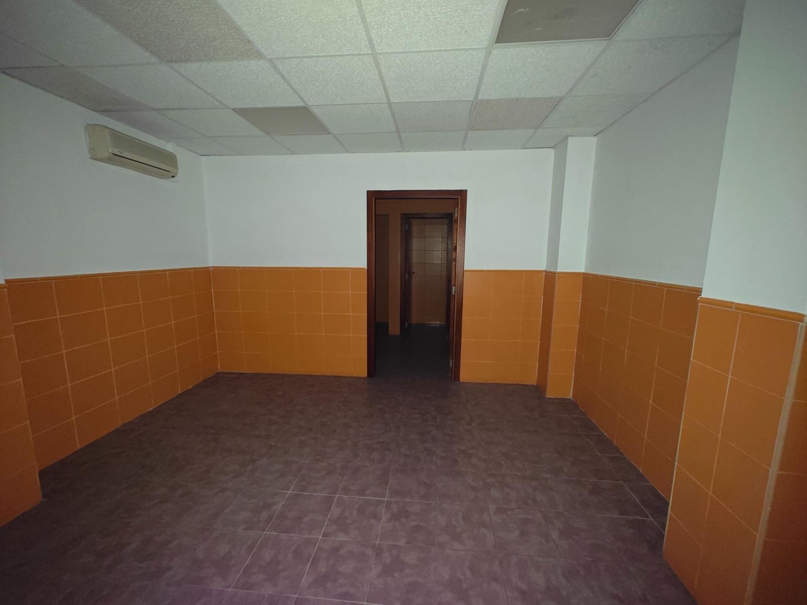 Erhverv til leje i Bunol - € 600 (Ref: 8538736)