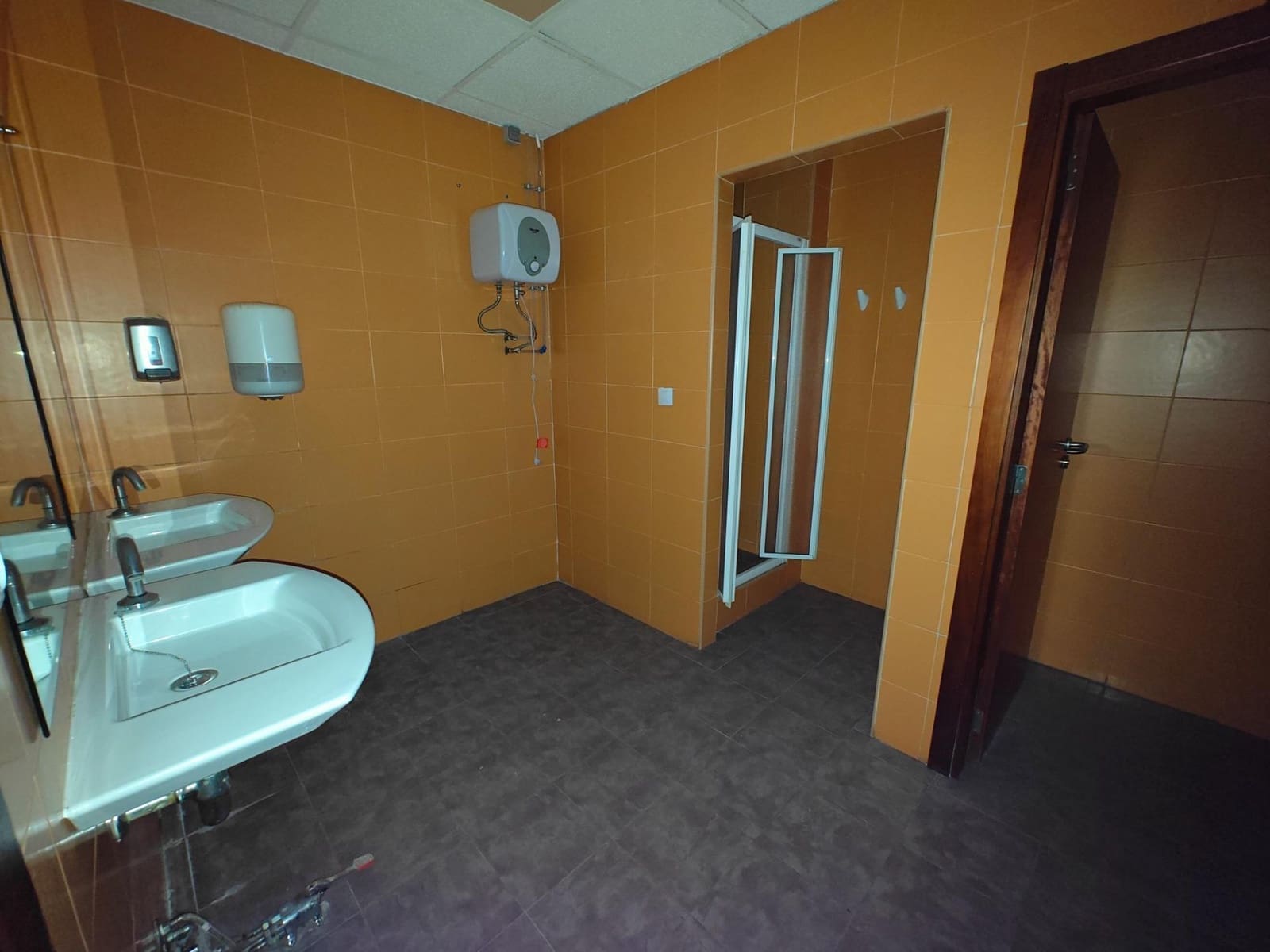 Erhverv til leje i Bunol - € 600 (Ref: 8538736)