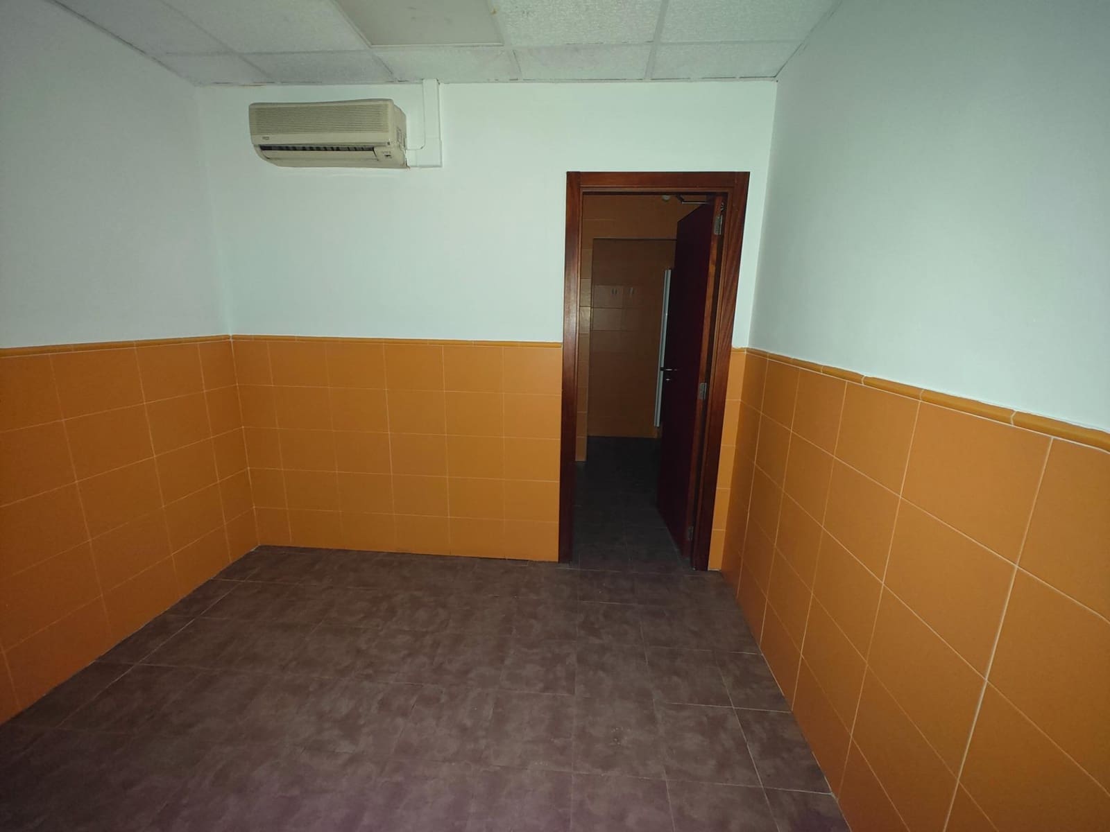 Erhverv til leje i Bunol - € 600 (Ref: 8538736)