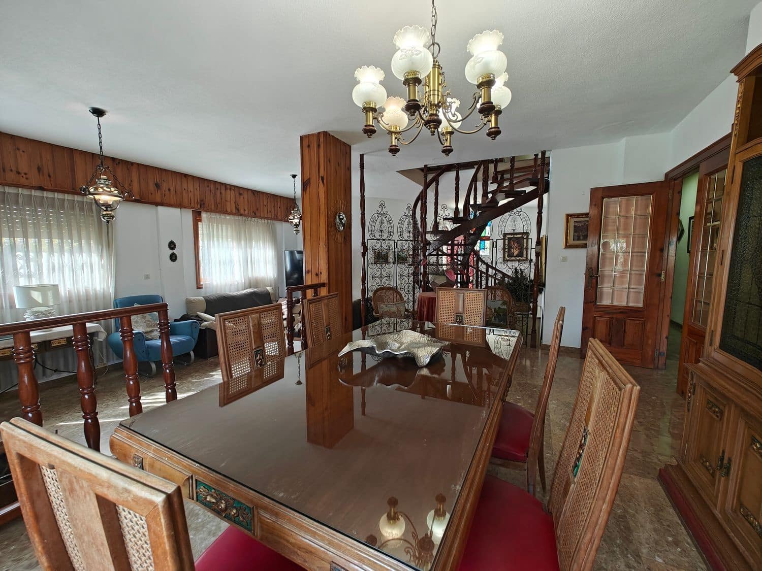 5 soveværelse Villa til salg i Macastre med swimmingpool garage - € 340.000 (Ref: 8551192)