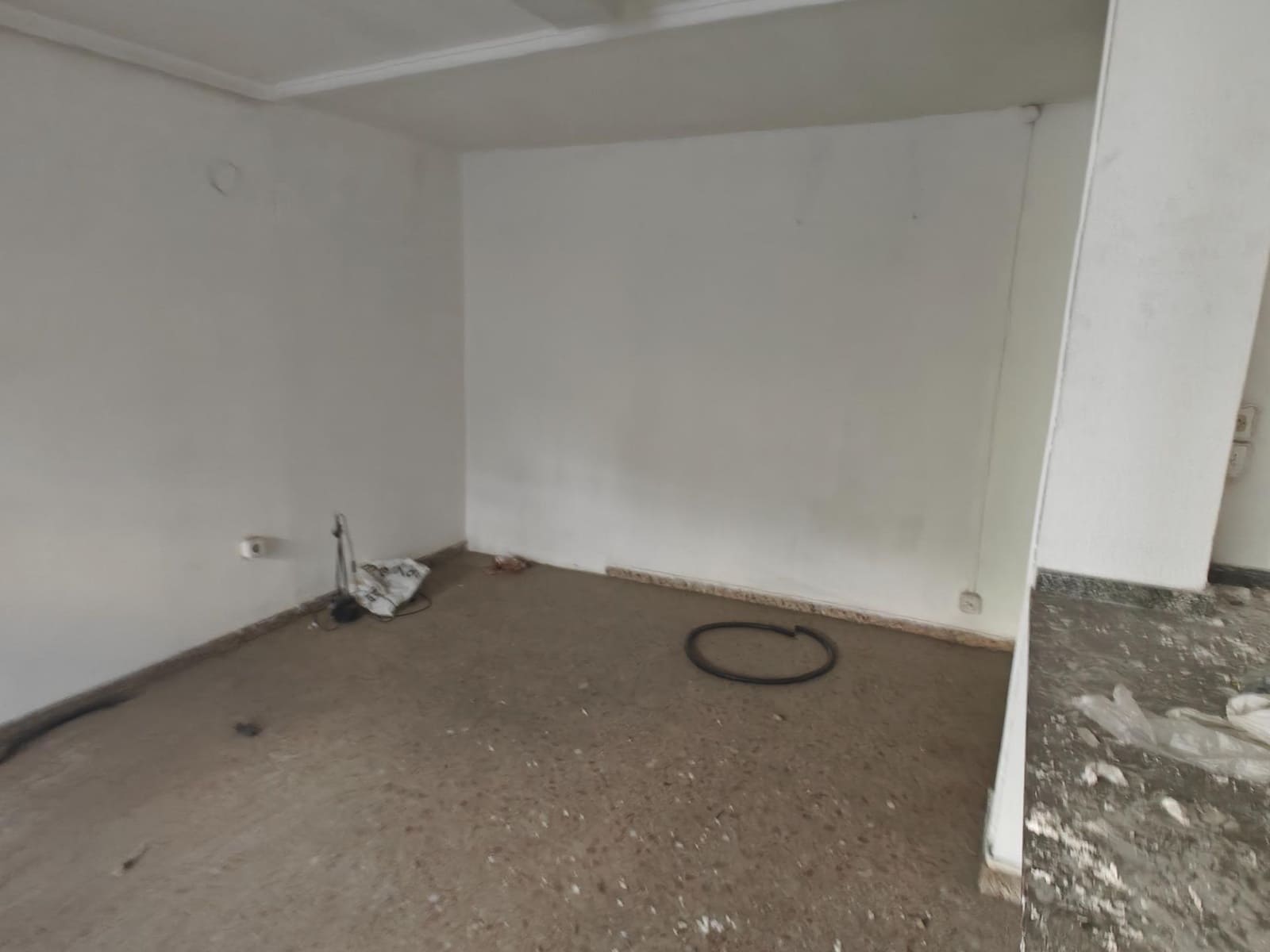 Erhverv til salg i Bunol - € 140.000 (Ref: 8561455)