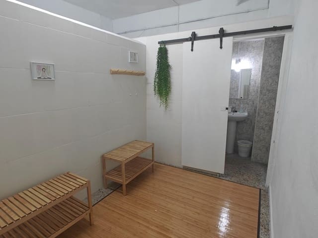 Erhverv til salg i Buñol - € 140.000 (Ref: 8561455)