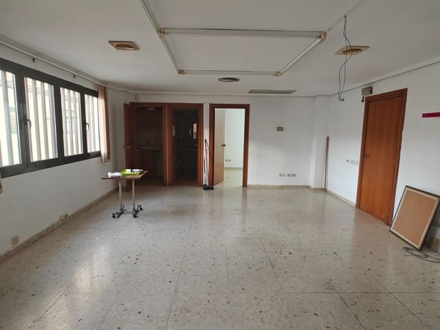 Kommersiell til leie i Buñol - € 750 (Ref: 8584237)