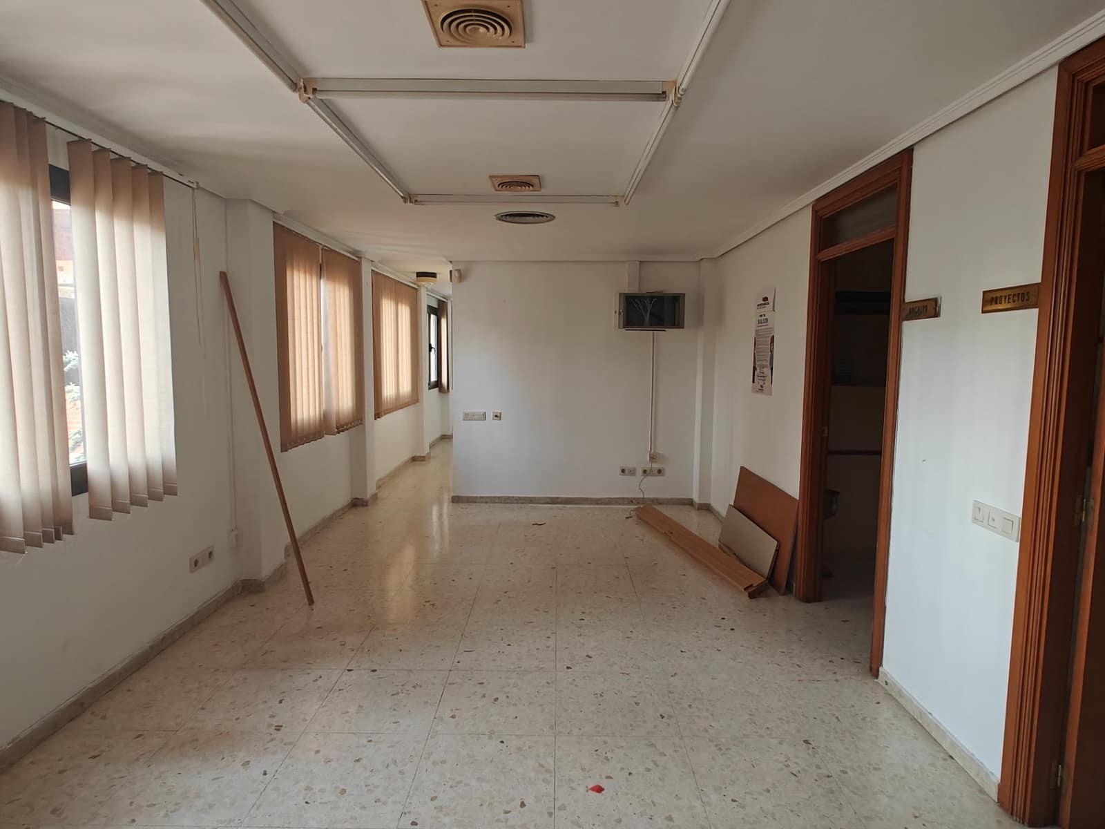 Erhverv til leje i Bunol - € 750 (Ref: 8584237)