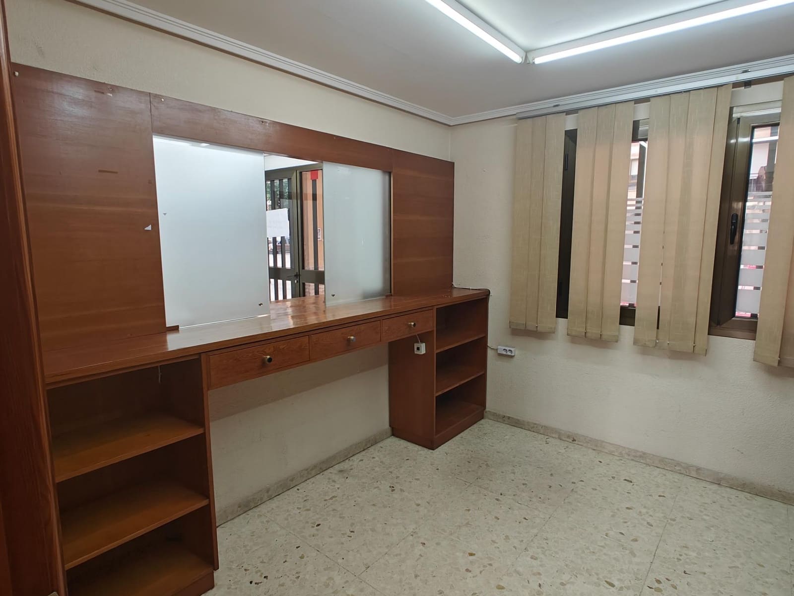 Erhverv til leje i Bunol - € 750 (Ref: 8584237)