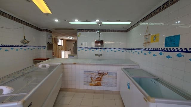 Kommersiell til leie i Buñol - € 500 (Ref: 8588985)