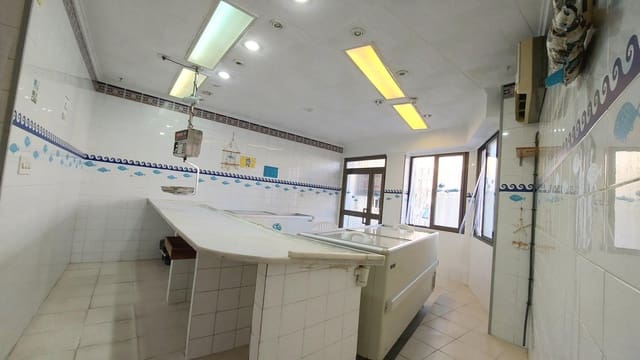 Kommersiell til leie i Buñol - € 500 (Ref: 8588985)