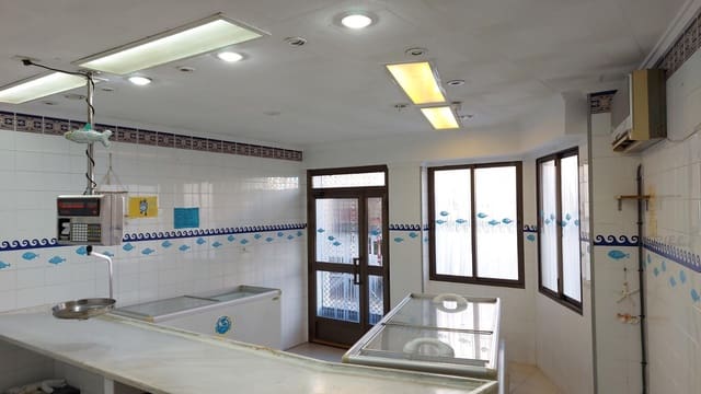 Kommersiell til leie i Buñol - € 500 (Ref: 8588985)