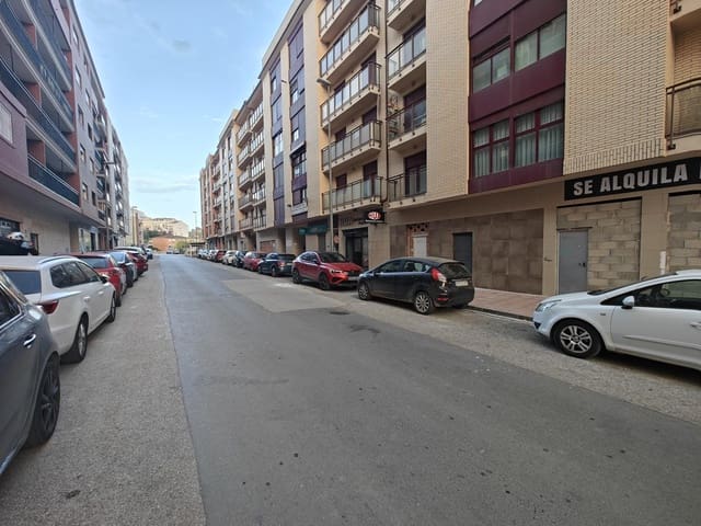 Kommersiell til leie i Buñol - € 300 (Ref: 8672030)