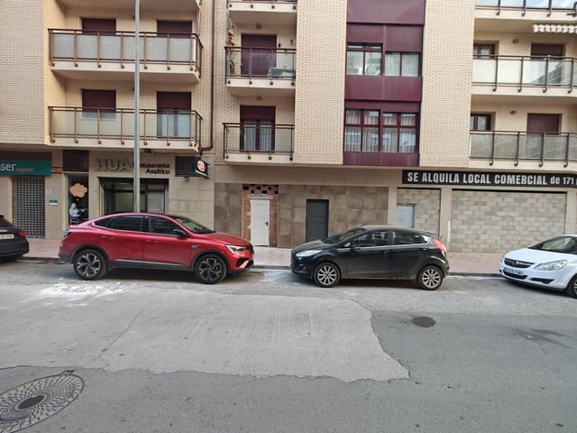 Kommersiell til leie i Buñol - € 300 (Ref: 8672030)