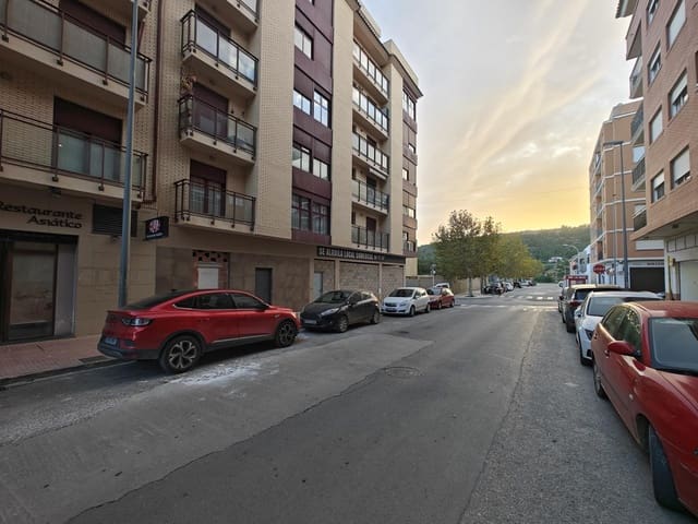 Kommersiell til leie i Buñol - € 300 (Ref: 8672030)