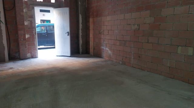 Kommersiell til leie i Buñol - € 300 (Ref: 8672030)