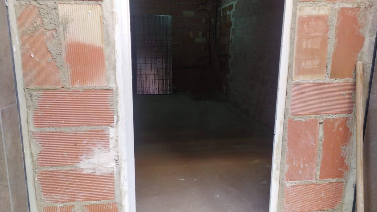 Erhverv til leje i Bunol - € 300 (Ref: 8672030)