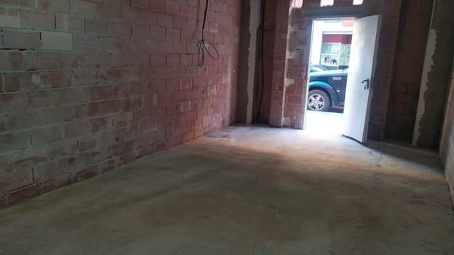 Kommersiell til leie i Buñol - € 300 (Ref: 8672030)