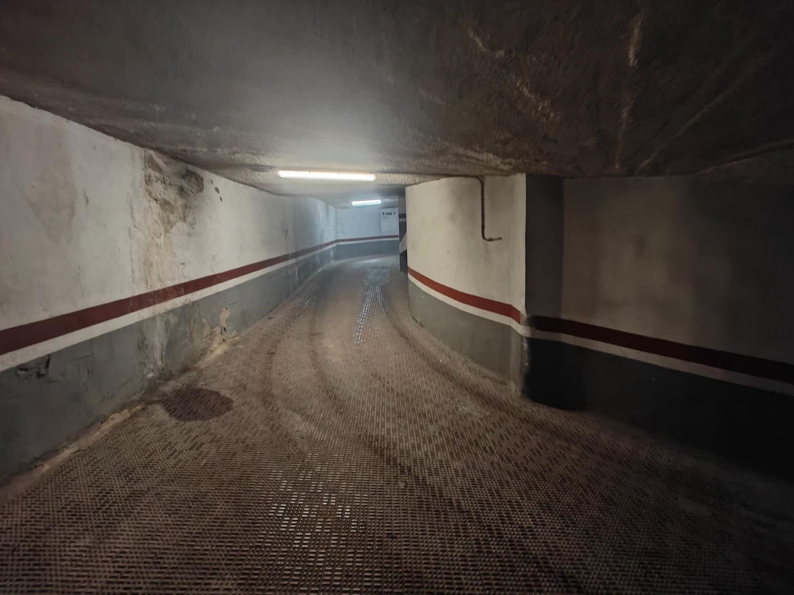 Garage til salg i Bunol - € 7.500 (Ref: 8682638)