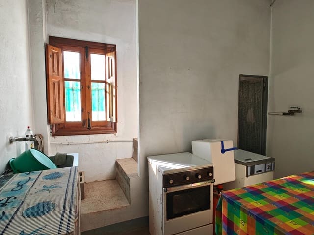 3 bedroom Villa for sale in Dos Aguas with pool garage - € 69,900 (Ref: 8792637)