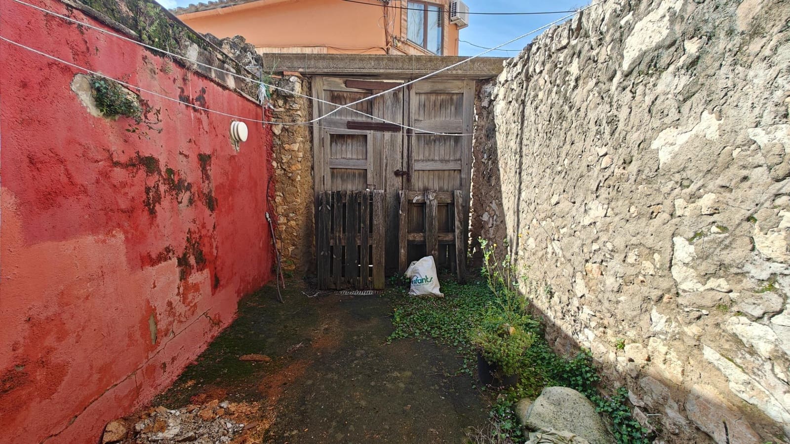 3 soveværelse Byhus til salg i Cortes de Pallas med garage - € 55.000 (Ref: 8895015)