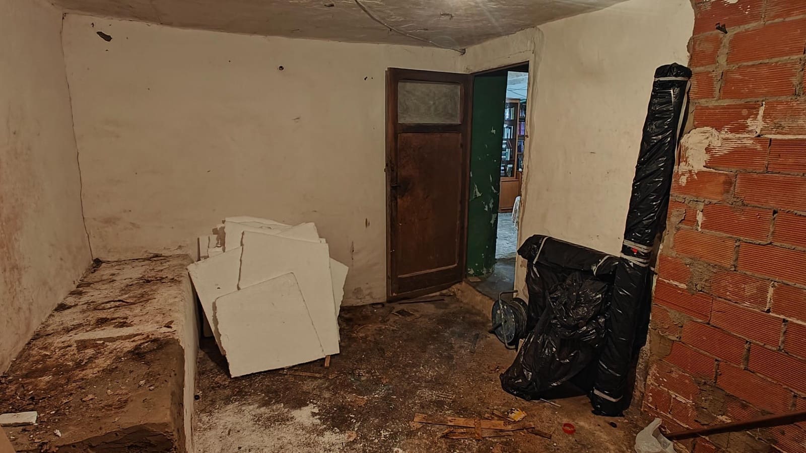 3 soveværelse Byhus til salg i Cortes de Pallas med garage - € 55.000 (Ref: 8895015)