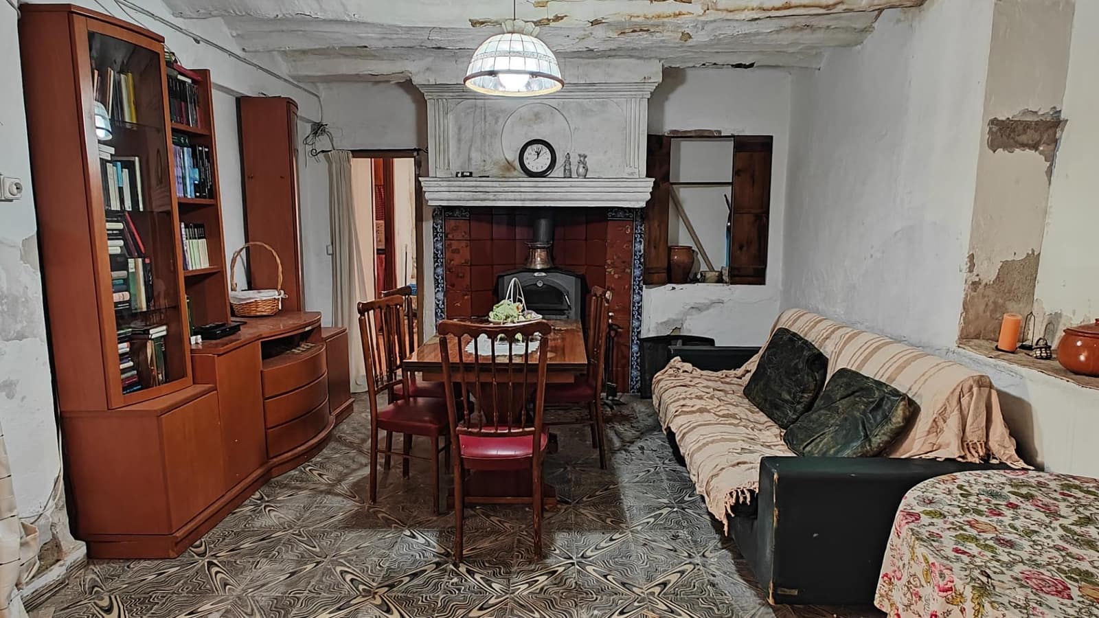 3 soveværelse Byhus til salg i Cortes de Pallas med garage - € 55.000 (Ref: 8895015)