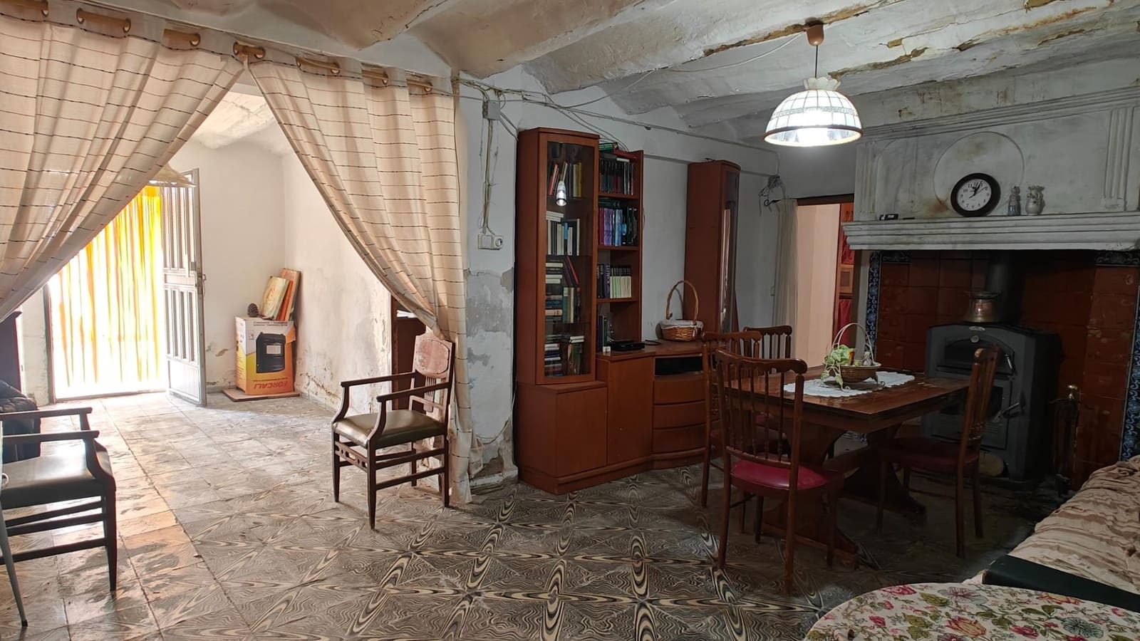 3 soveværelse Byhus til salg i Cortes de Pallas med garage - € 55.000 (Ref: 8895015)