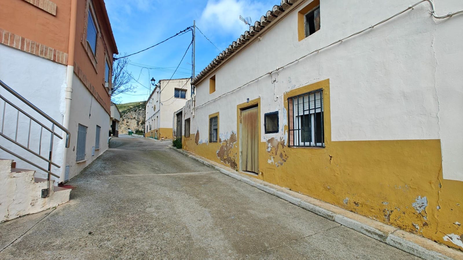 3 soveværelse Byhus til salg i Cortes de Pallas med garage - € 55.000 (Ref: 8895015)