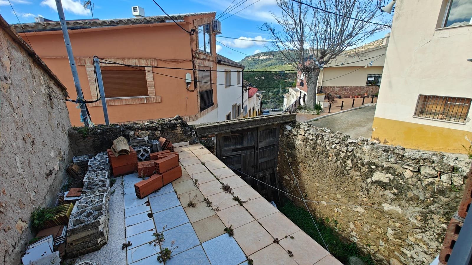 3 soveværelse Byhus til salg i Cortes de Pallas med garage - € 55.000 (Ref: 8895015)