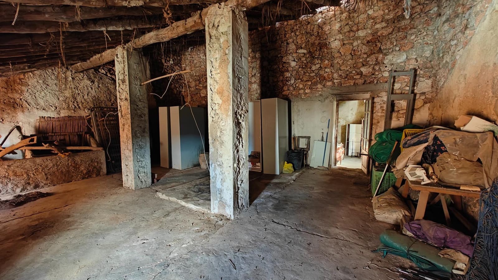 3 soveværelse Byhus til salg i Cortes de Pallas med garage - € 55.000 (Ref: 8895015)