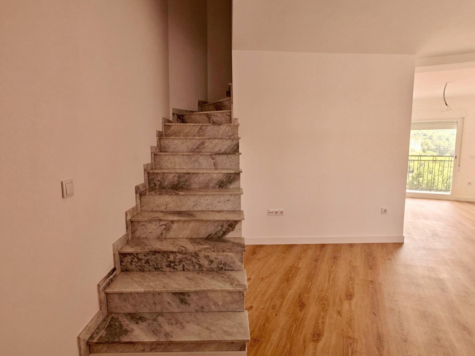 4 soveværelse Rækkehus til salg i Bunol med garage - € 305.000 (Ref: 8913173)