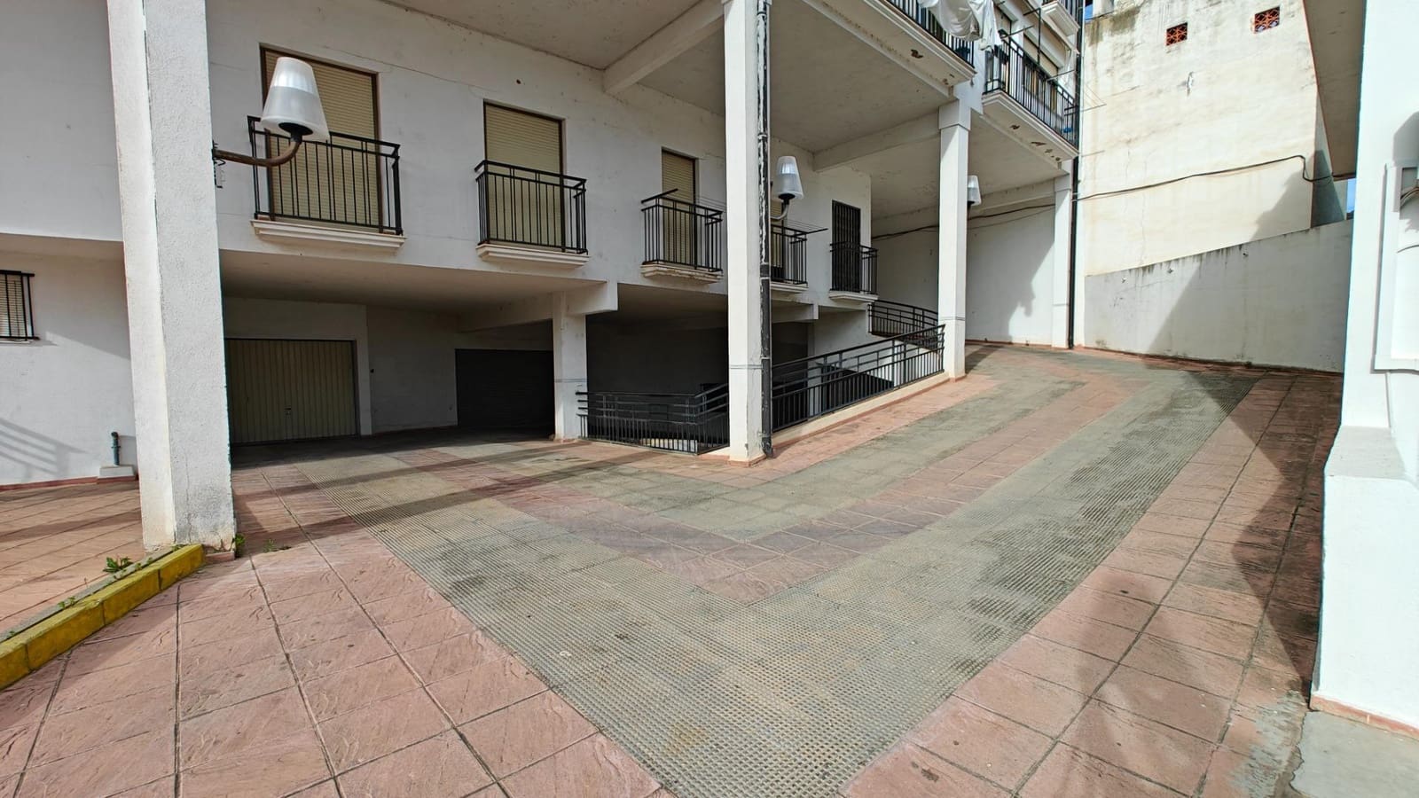 4 soveværelse Rækkehus til salg i Bunol med garage - € 305.000 (Ref: 8913173)