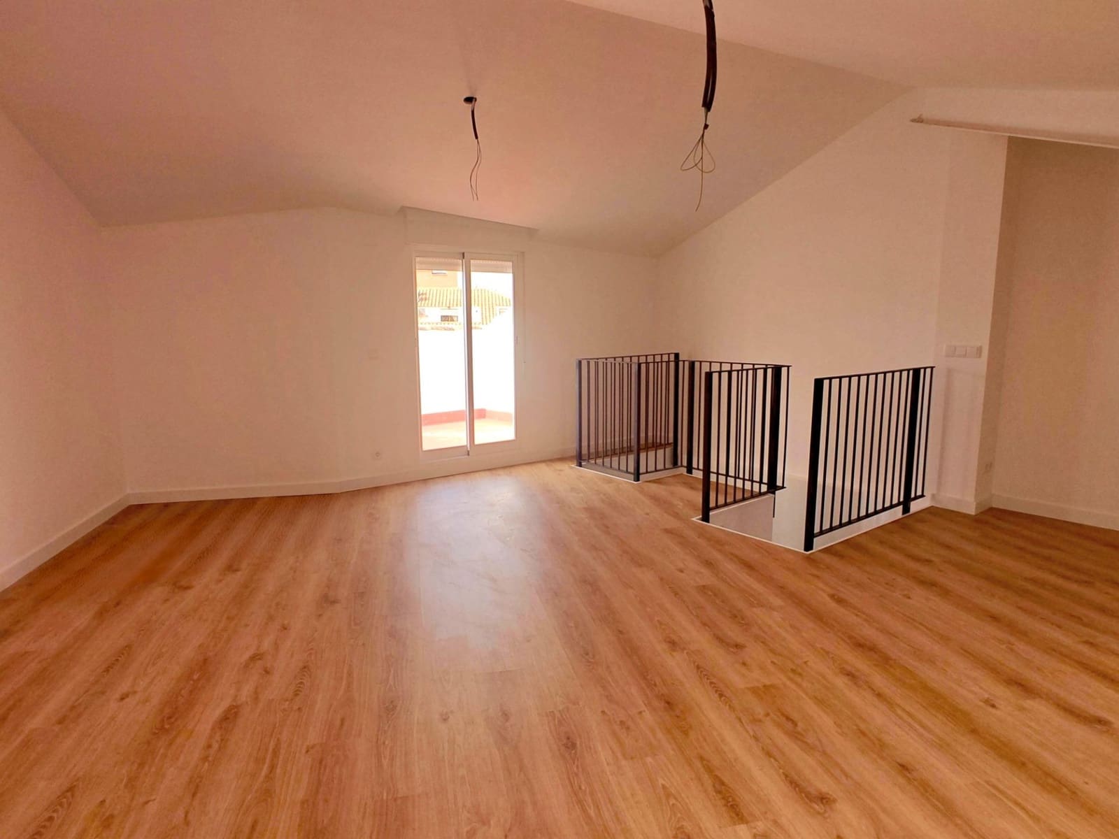 4 soveværelse Rækkehus til salg i Bunol med garage - € 305.000 (Ref: 8913173)