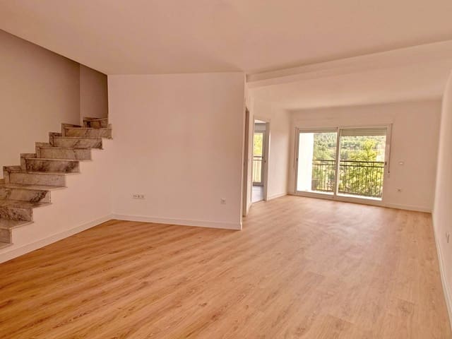 4 soveværelse Rækkehus til salg i Buñol med garage - € 305.000 (Ref: 8913173)